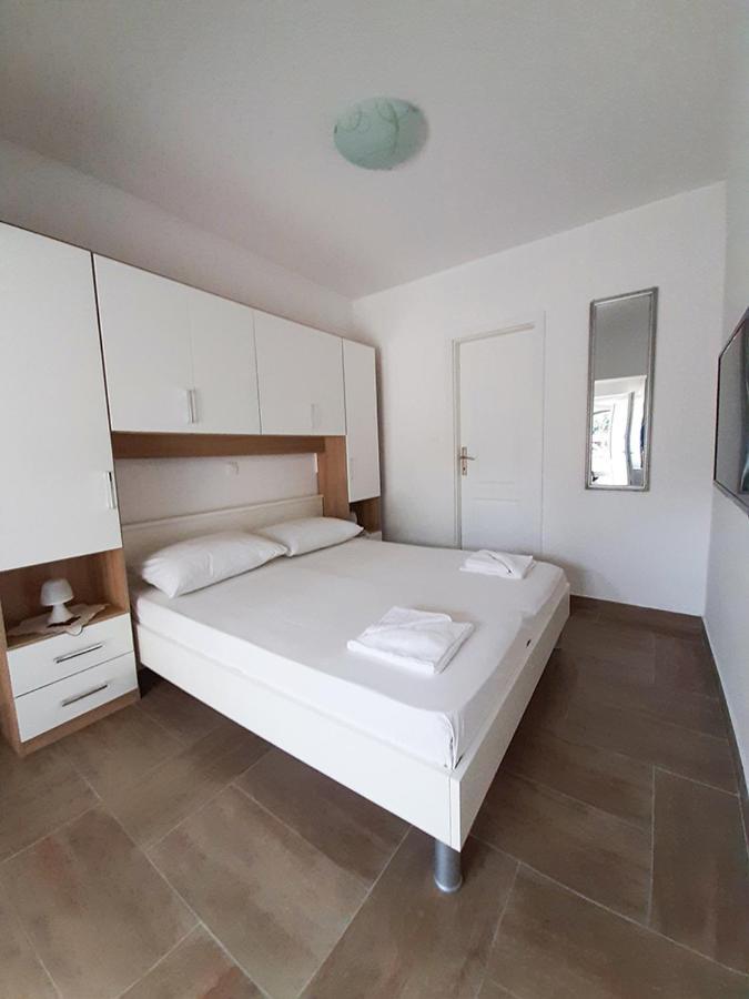 Apartment Nina Rovinj Exterior photo
